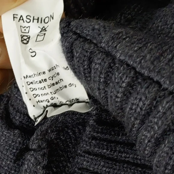 Womens Deep Gray Cable-Knit V-Neck Button Cardigan Size S Vrkufie New! - Picture 6 of 7